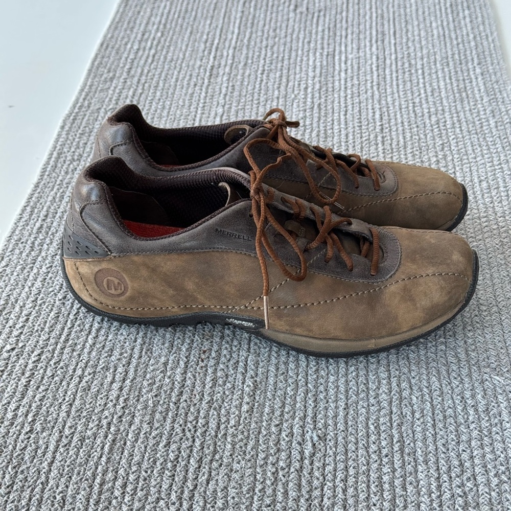 Merrell Brown Leather Sneakers Outdoor Hiking Shoes Vibram Soles Size 9.5